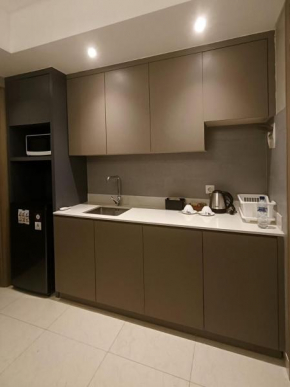 Gold Coast Dubai room netflix